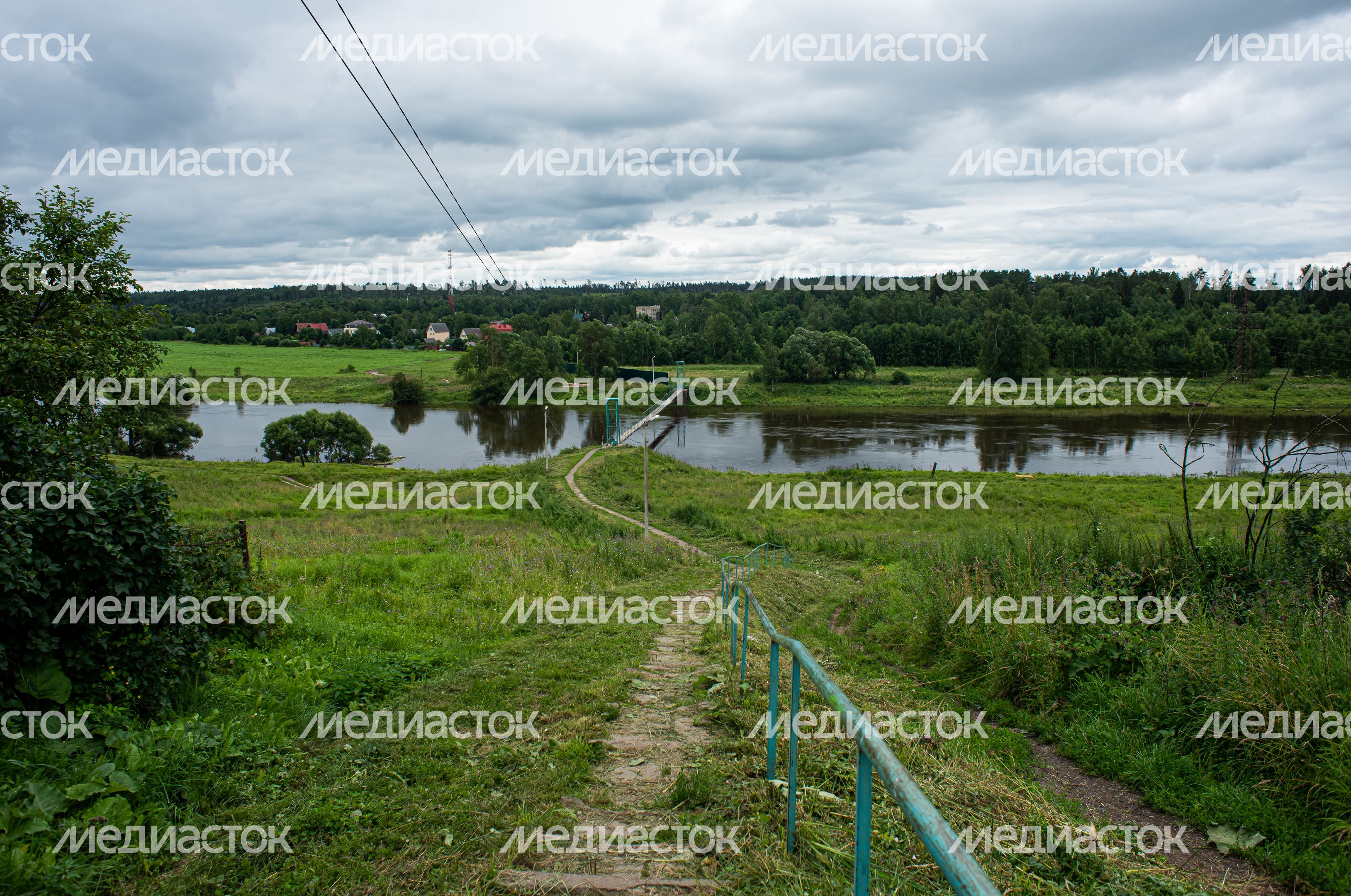 Подвесной мост у села Каринское
