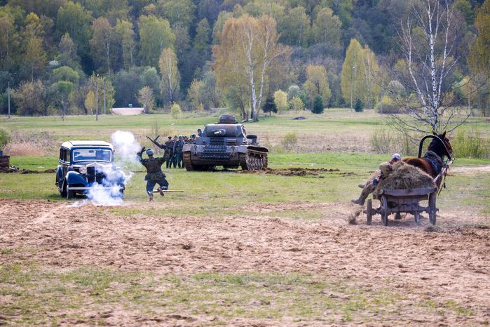 Военно-историческая реконструкция "Успех в единстве поколений" в Химках
