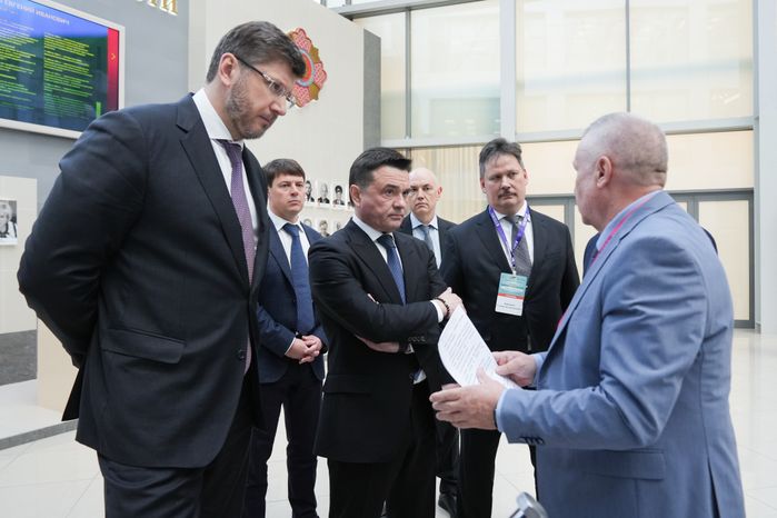 Андрей Воробьев открыл пленарную дискуссию форума "Эффективная РСО: от стандарта к цифре и качеству"