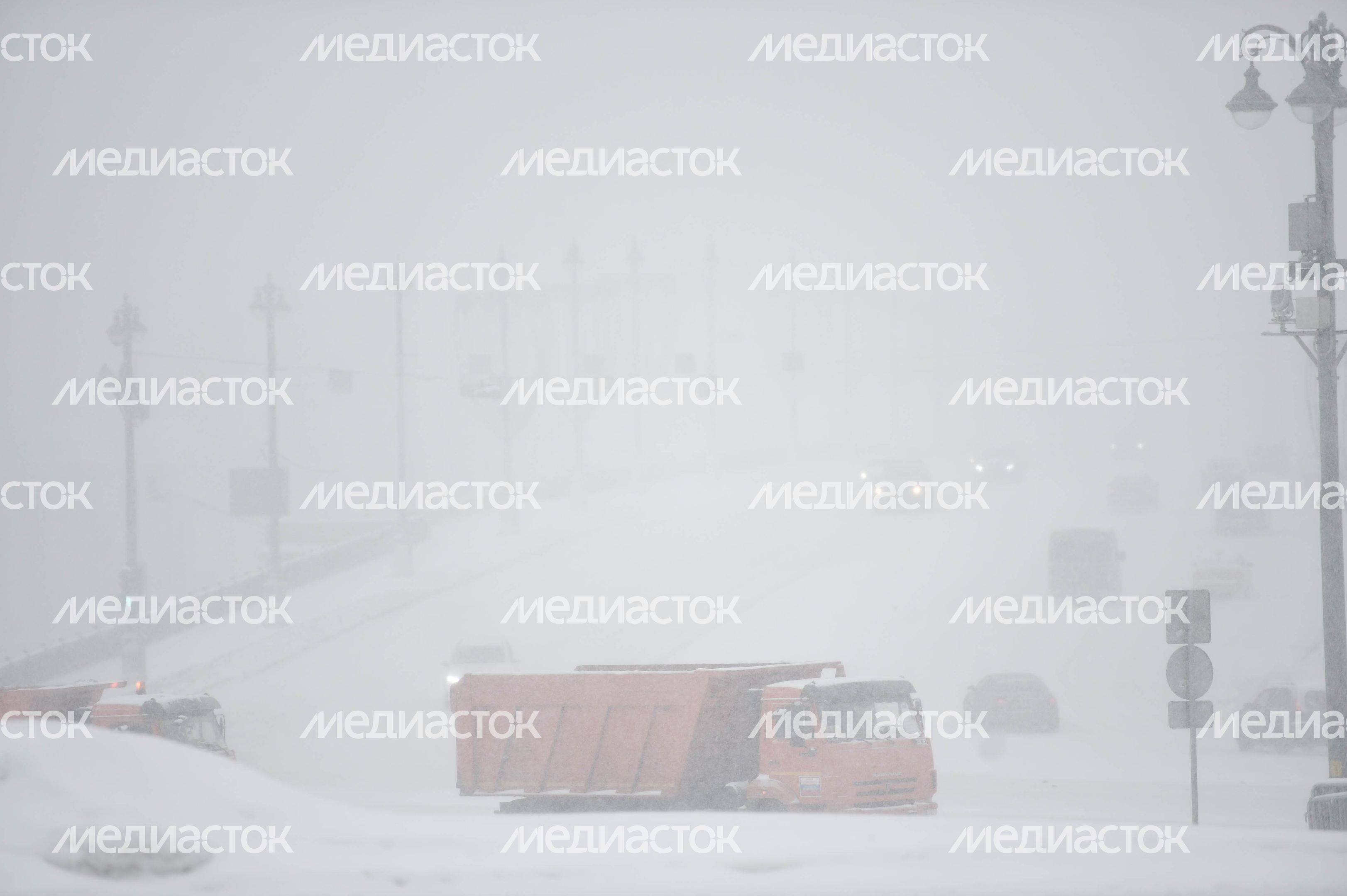 Рекордный снегопад в Москве и Подмосковье