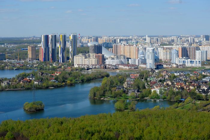 Парад вертолетов в память о погибших в ВОВ