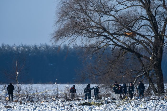 Работы на месте крушения самолета АН-148 в Подмосковье