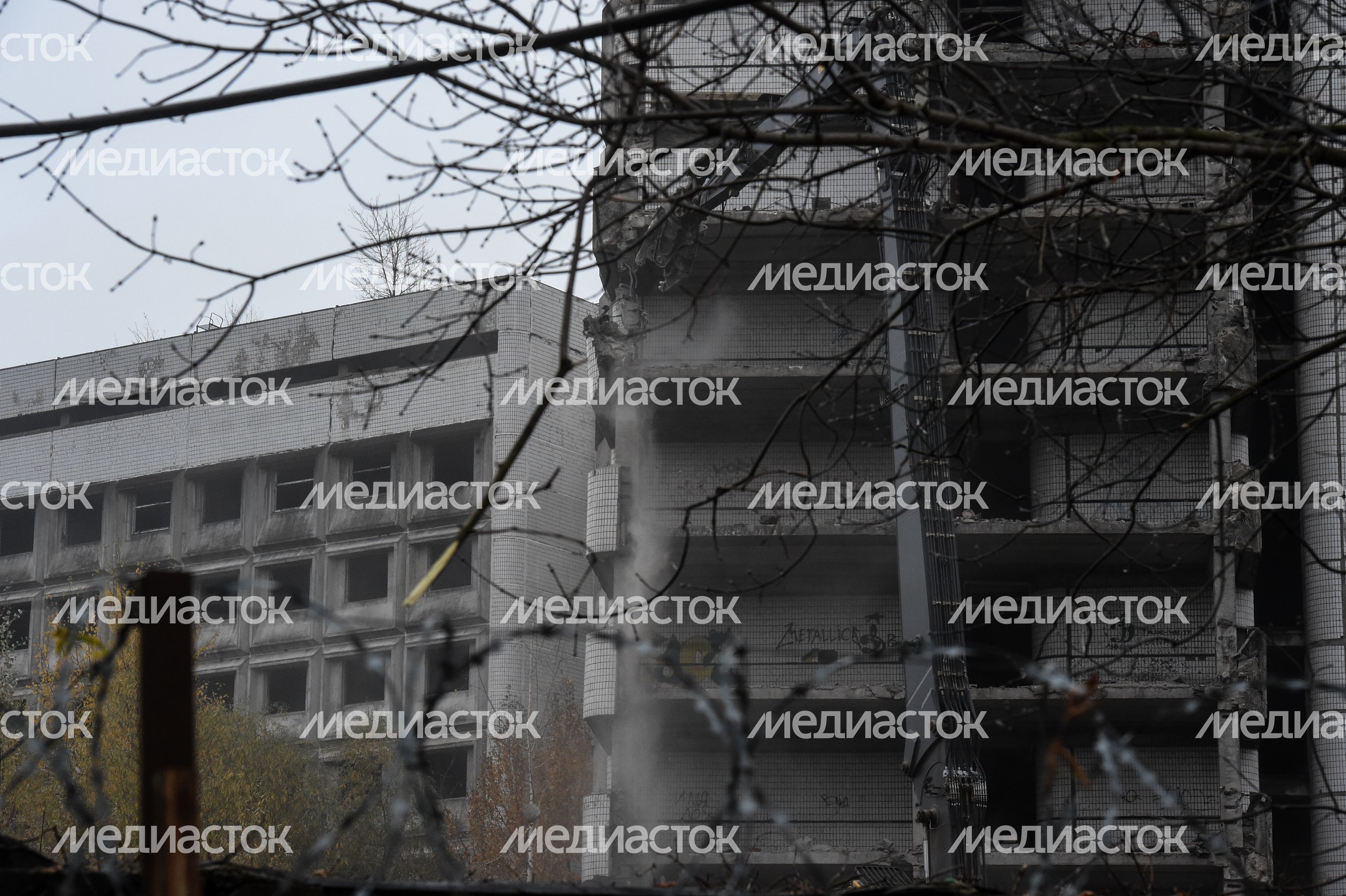 Начало работ по демонтажу Ховринской заброшенной больницы