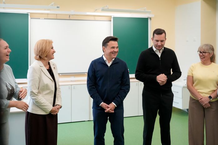 Андрей Воробьев проверил готовность новой школы в пгт Свердловский г.о. Лосино-Петровский