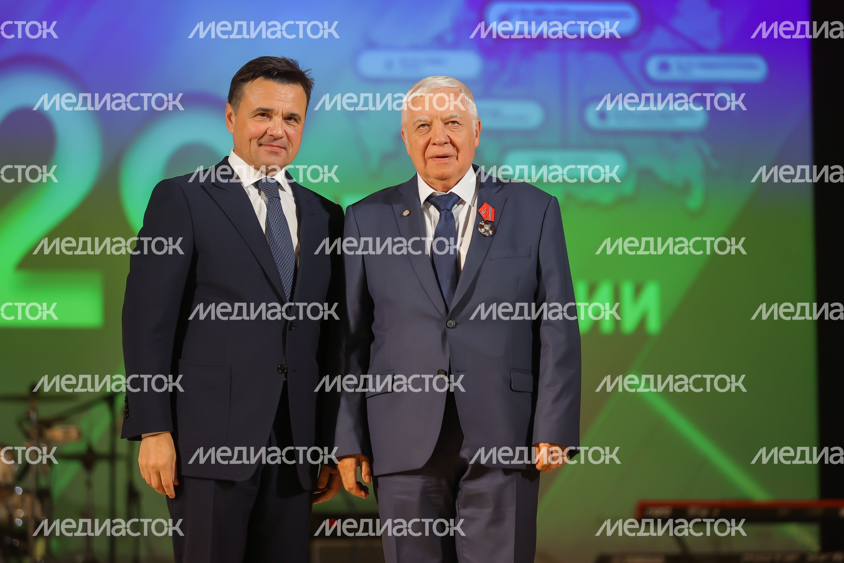 Андрей Воробьев вручил областные награды сотрудникам «ВПК «НПО машиностроения» Андрей Воробьев вручил областные награды сотрудникам «ВПК «НПО машиностроения»