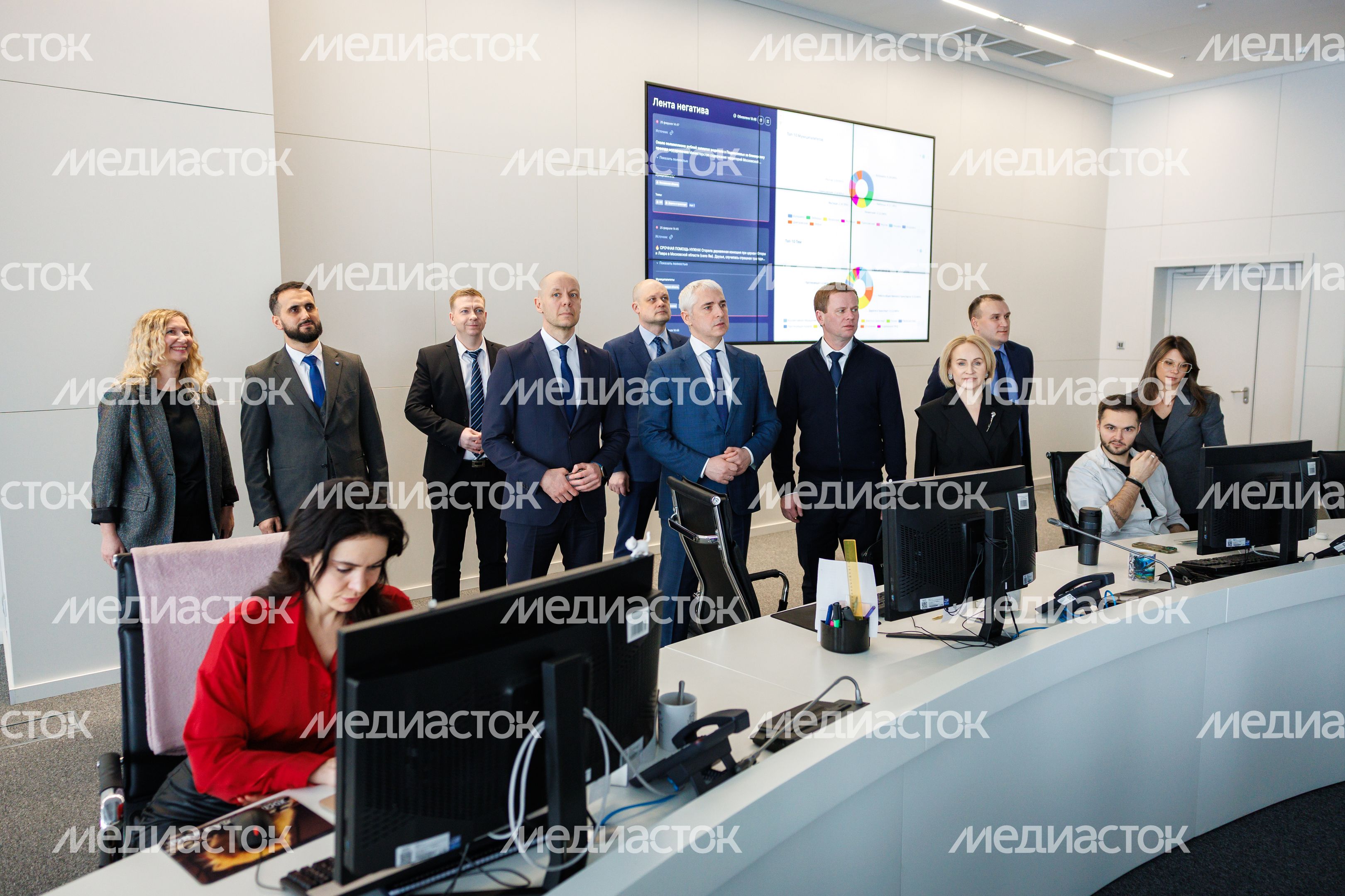 Делегацию из ЯНАО познакомили с работой Информационного центра Подмосковья Делегацию из ЯНАО познакомили с работой Информационного центра Подмосковья