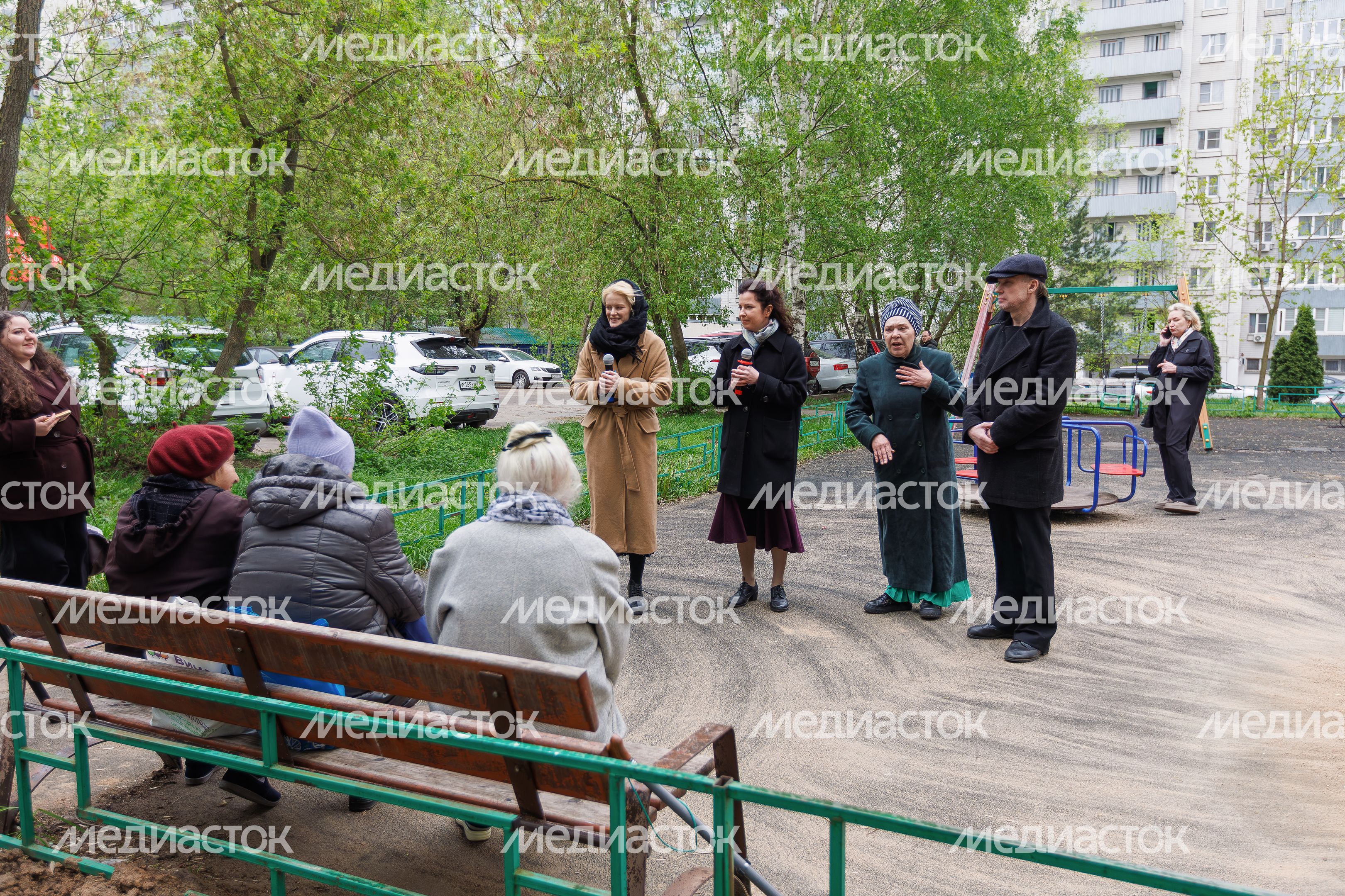 Акция «Песни Победы» для жительницы блокадного Ленинграда Людмилы Ивановны Бриллиантовой ко Дню Победы в Химках Акция «Песни Победы» для жительницы блокадного Ленинграда Людмилы Ивановны Бриллиантовой ко Дню Победы в Химках