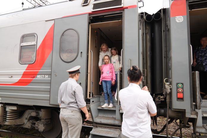 Семья из Подмосковья взяла под опеку 9 детей из ДНР