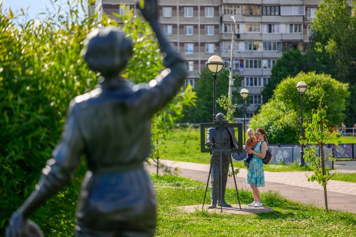 Памятники космонавтам в ЖК «Лукино-Варино» поселка Свердловский округа Лосино-Петровский