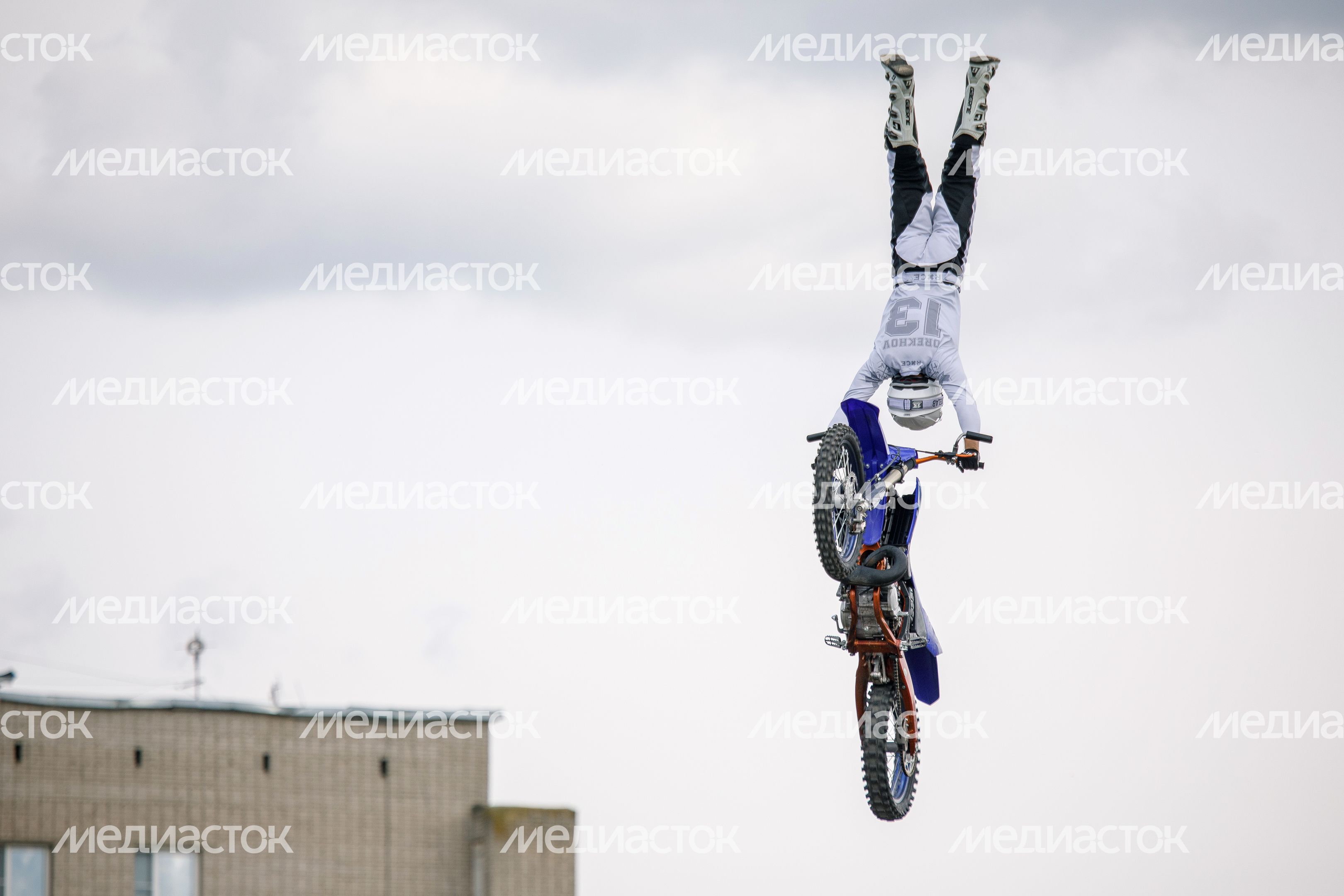 Шоу команды мотофристайла FMX13 в Лобне Шоу команды мотофристайла FMX13 в Лобне