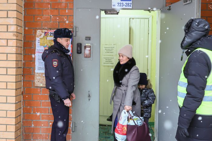 Народные дружинники и сотрудники полиции патрулируют улицы Подмосковья