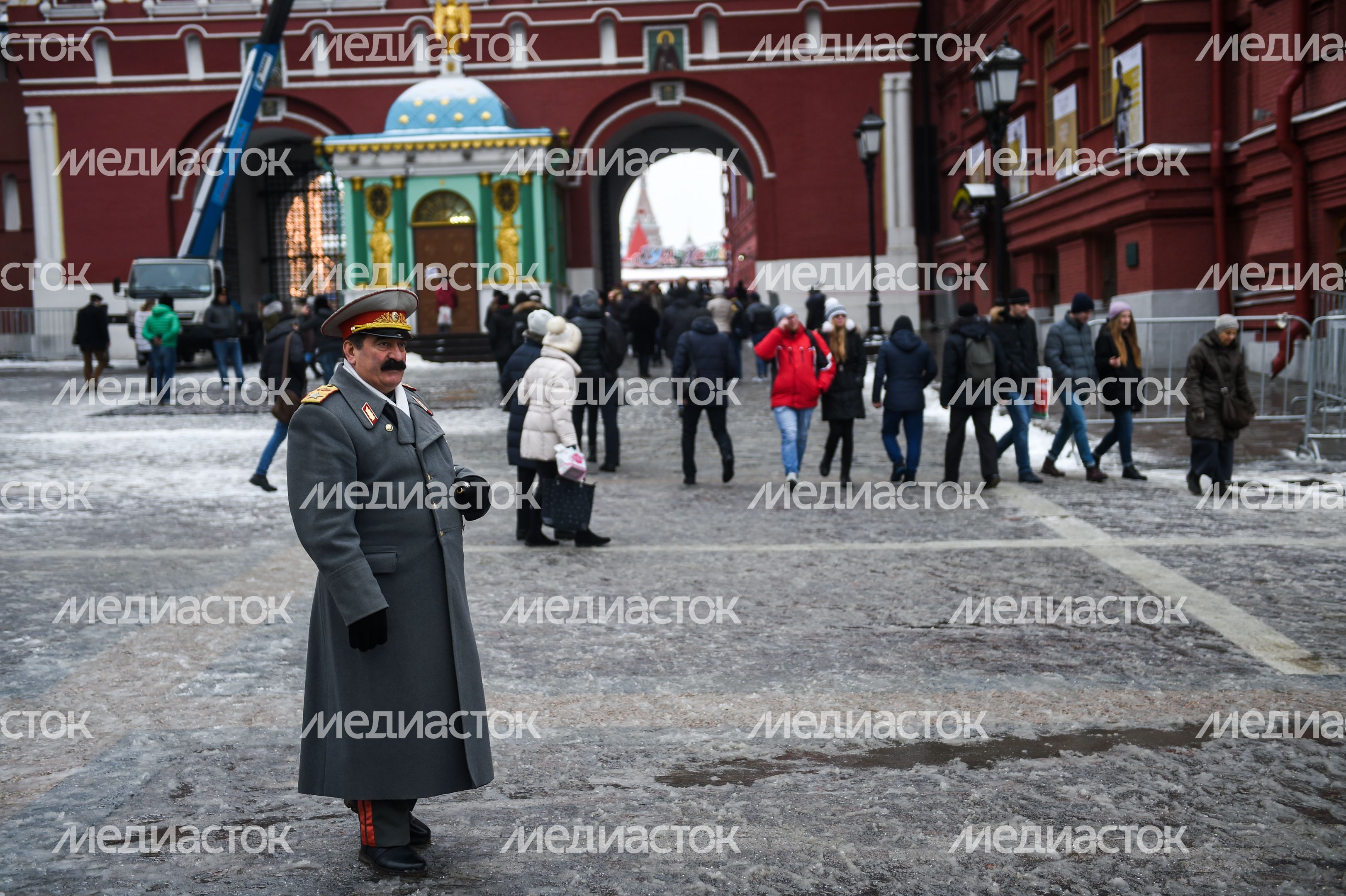 Последстивя сильного снегопада в Москве