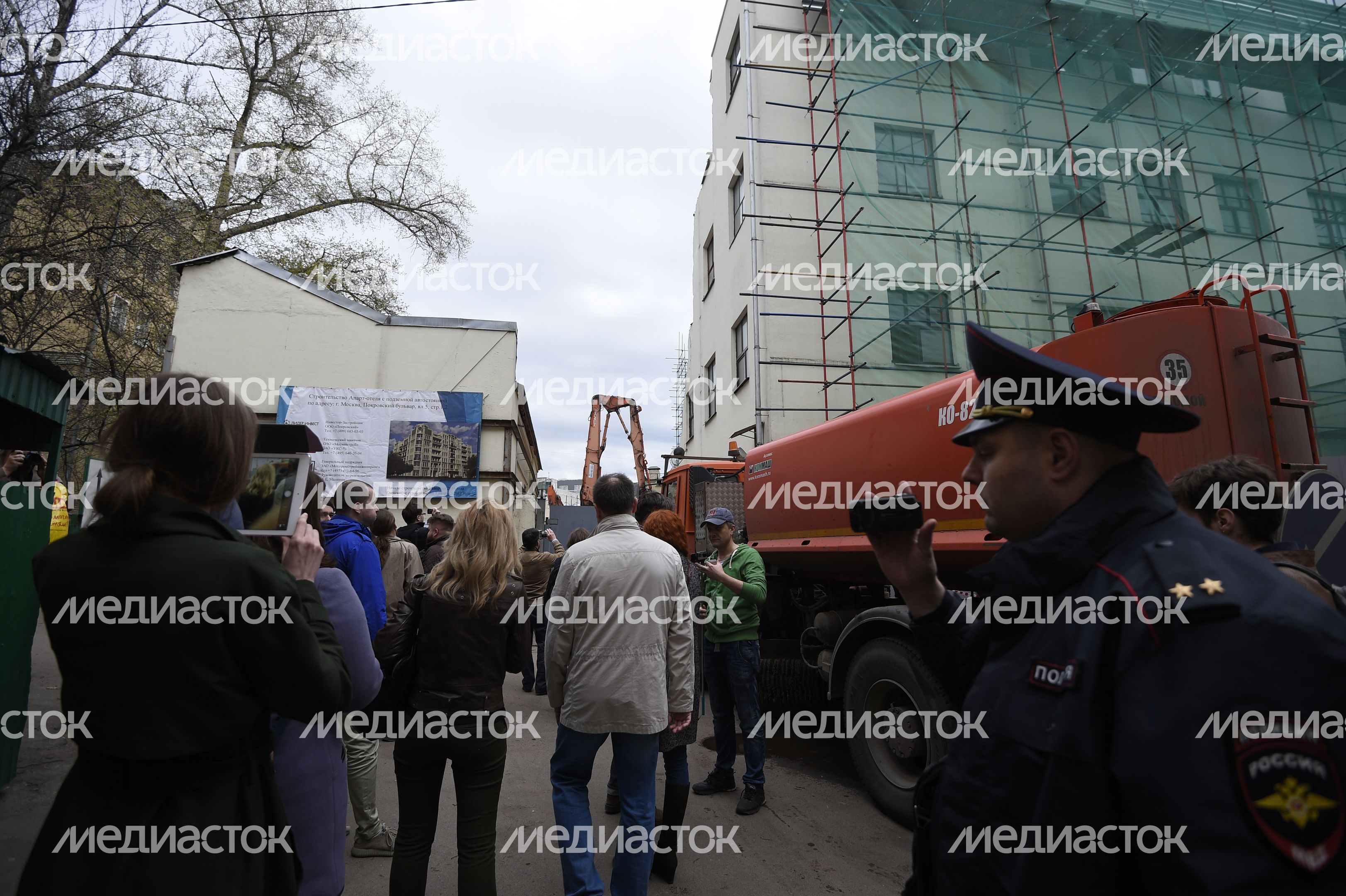 Народный сход в защиту Таганской АТС в Москве