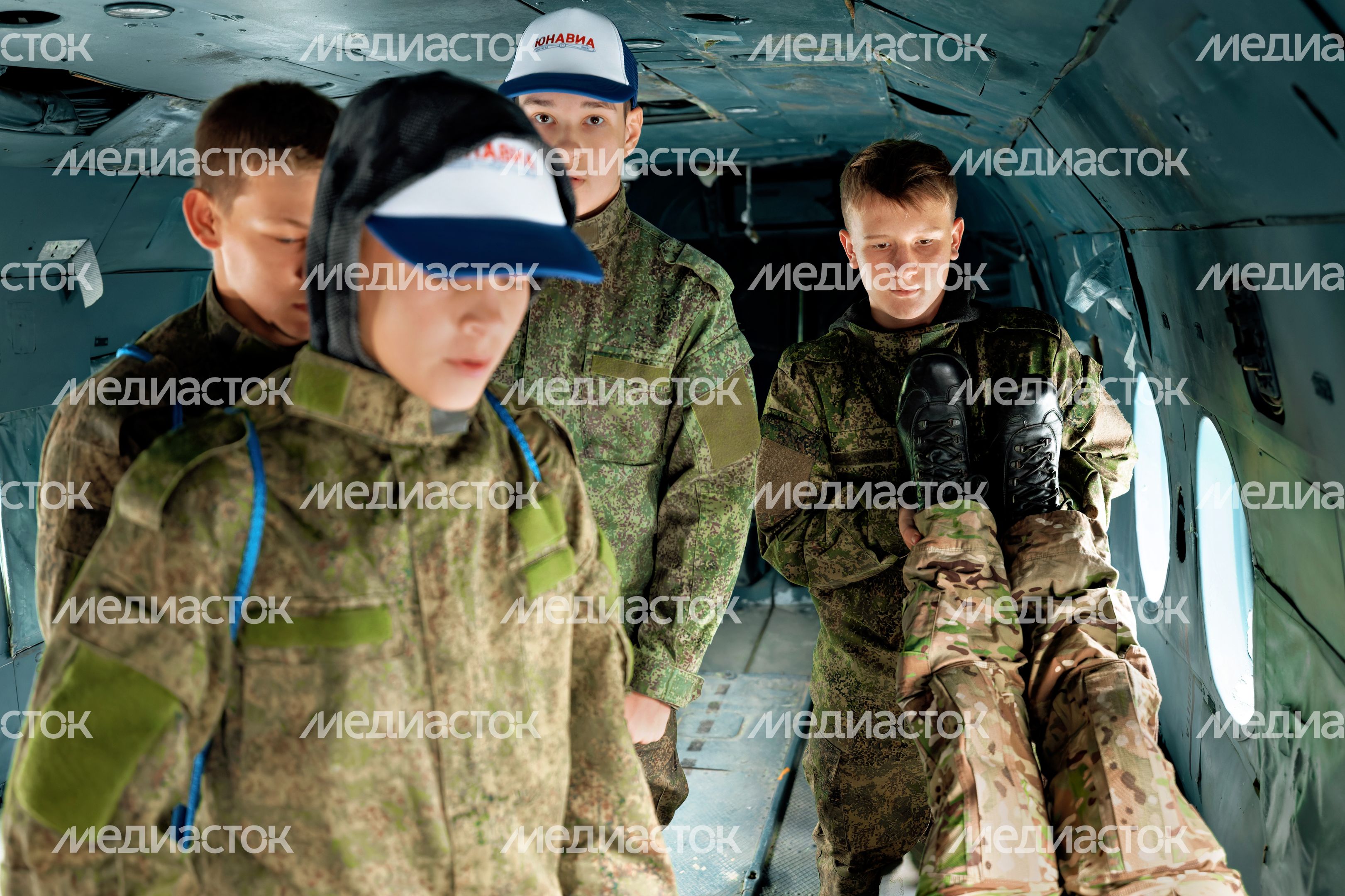 Военно-спортивная игра «Юнавиа» для молодежи в Центре военно-тактических игр парка «Патриот» Одинцовского округа