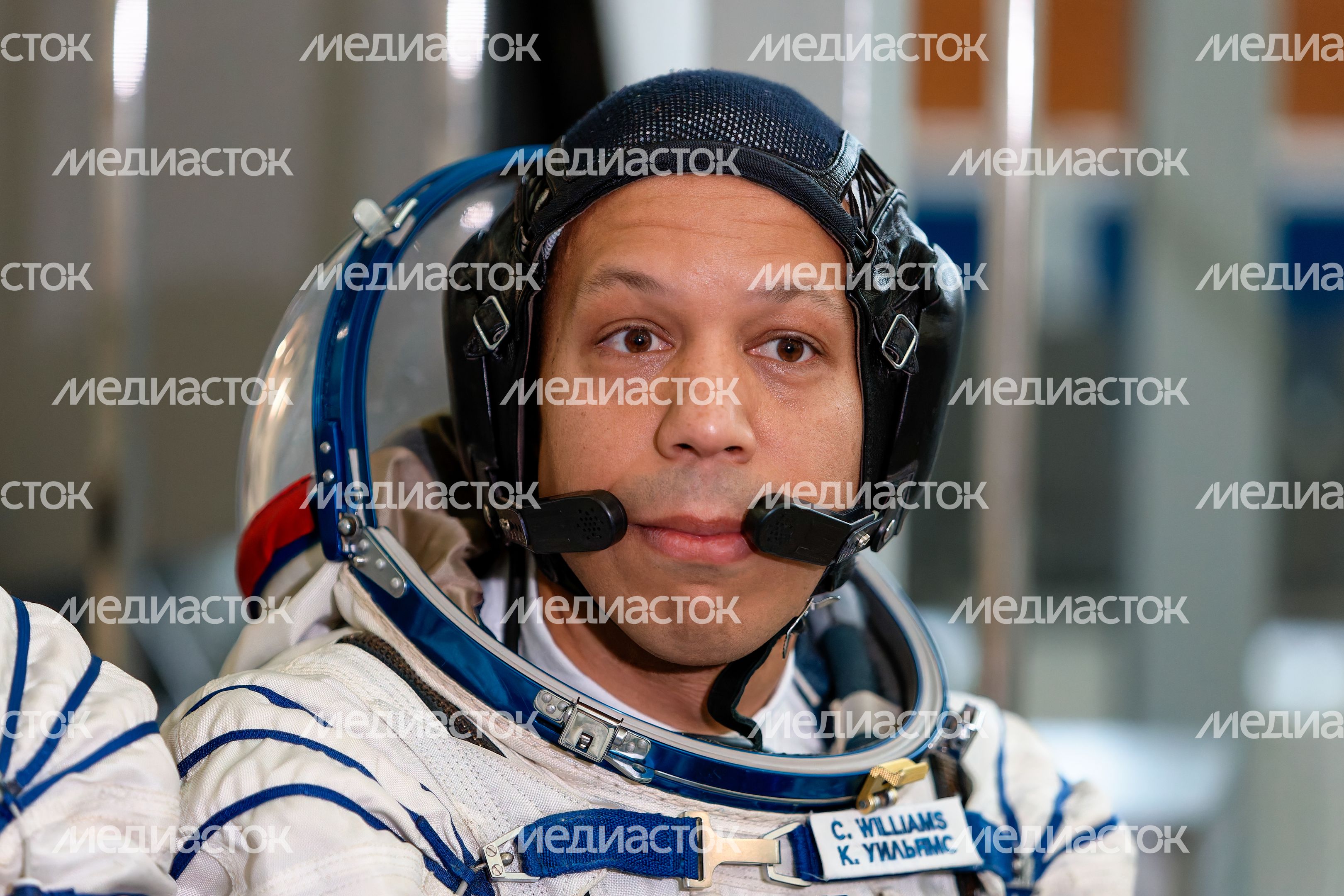 Космонавт Кристофер Уилльямс из дублирующего экипажа МКС-73 на комплексной тренировке в Звездном городке Космонавт Кристофер Уилльямс из дублирующего экипажа МКС-73 на комплексной тренировке в Звездном городке