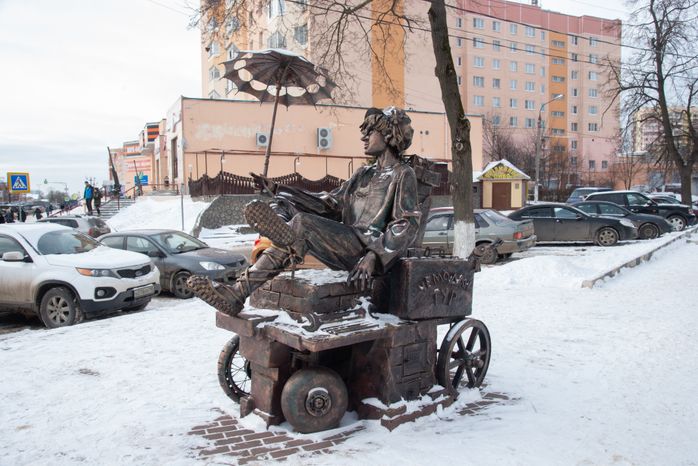 Скульптура Емеля на печи