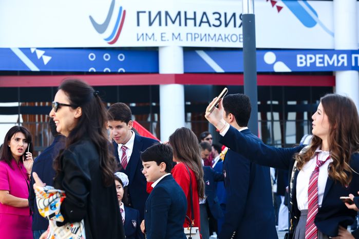 Торжественная линейка в гимназии им. Е.М. Примакова с участием Губернатора Подмосковья