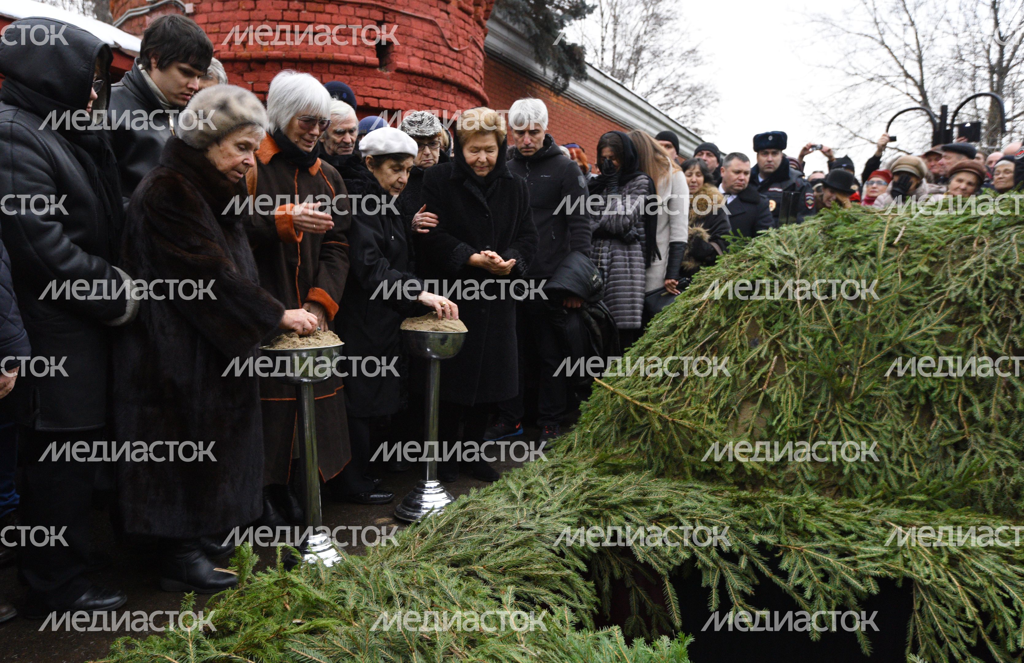 Похороны кинорежиссера Эльдара Рязанова