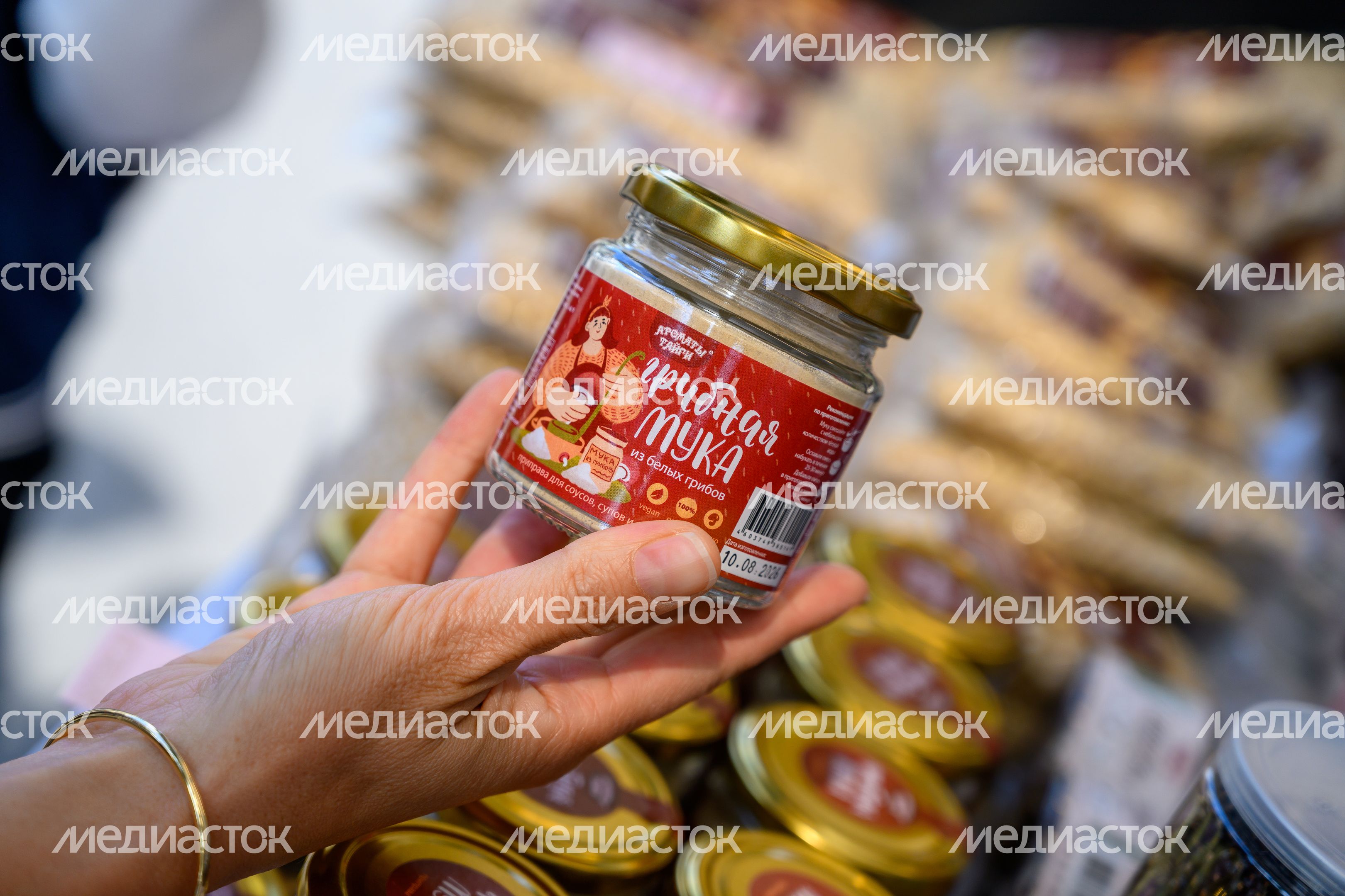 Ярмарка продуктов питания, произведенных в Подмосковье, на гастрономическом фестивале «Вкусы России» 2026 на ВДНХ