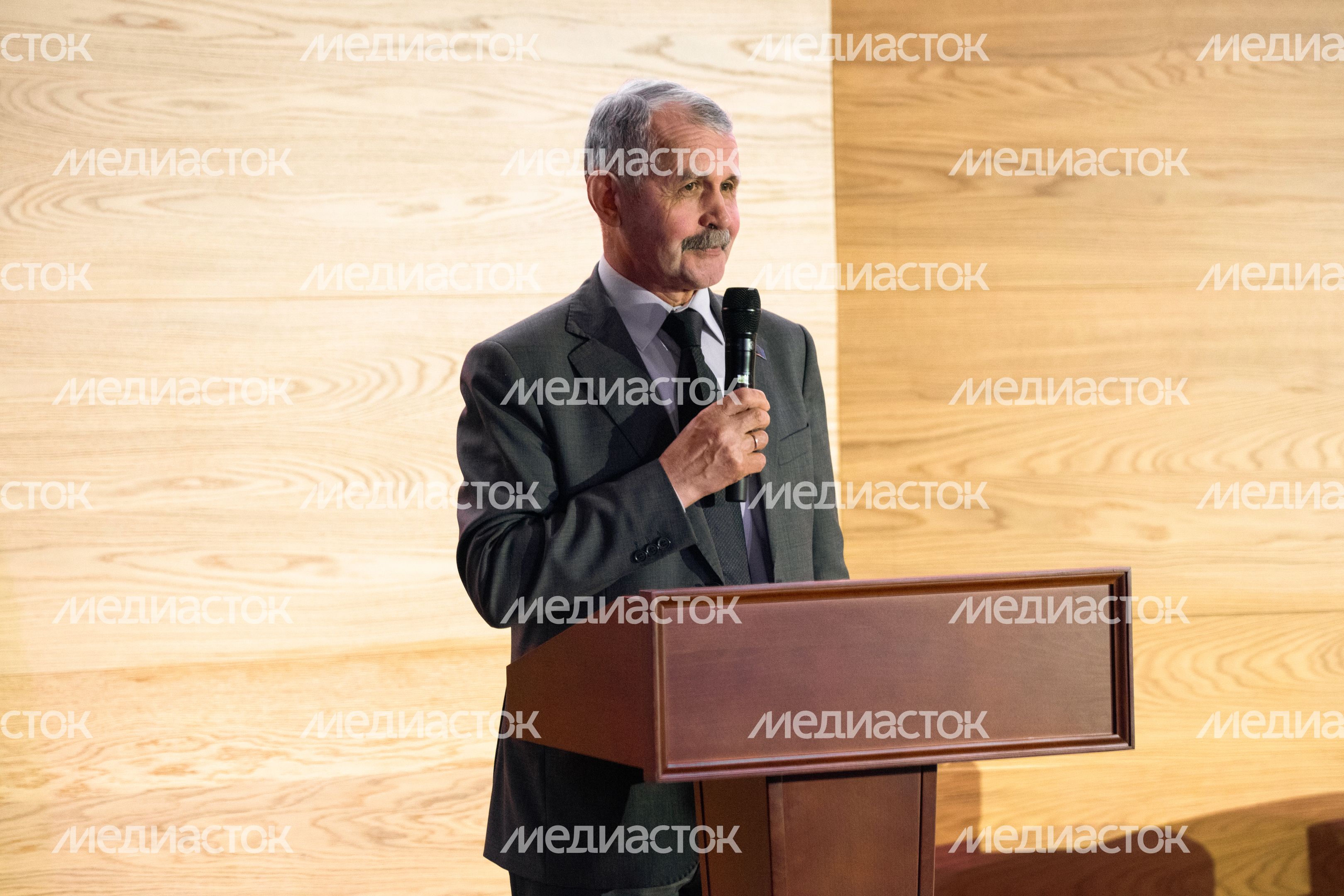Выступает депутат Московской областной Думы Владимир Шапкин Выступает депутат Московской областной Думы Владимир Шапкин