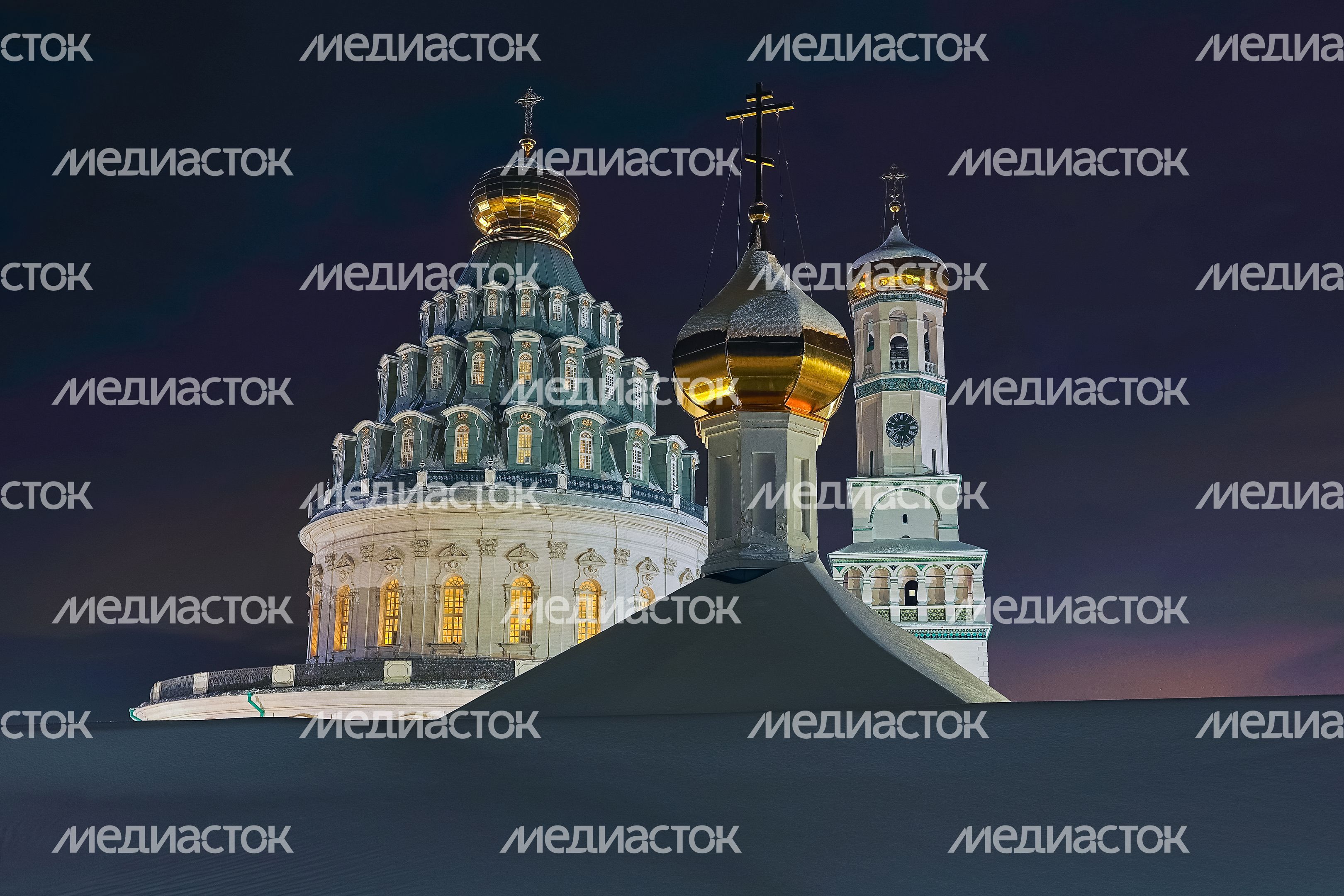 Воскресенский Ново-Иерусалимский ставропигиальный мужской монастырь в Истре. Зима Воскресенский Ново-Иерусалимский ставропигиальный мужской монастырь в Истре. Зима