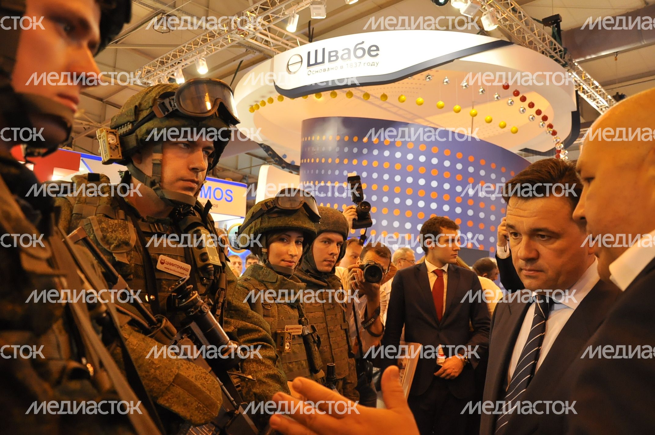 Андрей Воробьев посетил выставку «Оборонэкспо-2014»