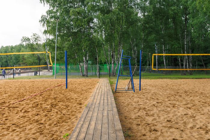 Площадка для пляжного волейбола на набережной озера Дивное в парке «Заря» Балашихи