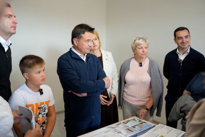 Андрей Воробьев приехал на стройплощадку многоквартирного дома на улице Гоголя в Лосино-Петровском