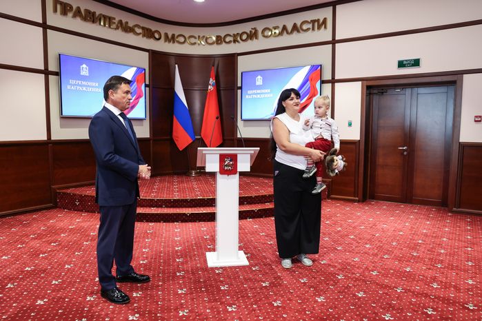 Андрей Воробьев вручил госнаграды добровольцам подразделения БАРС