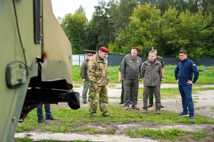 Андрей Воробьев и Владимир Соловьев посетили центр спецподготовки "Витязь" в Балашихе