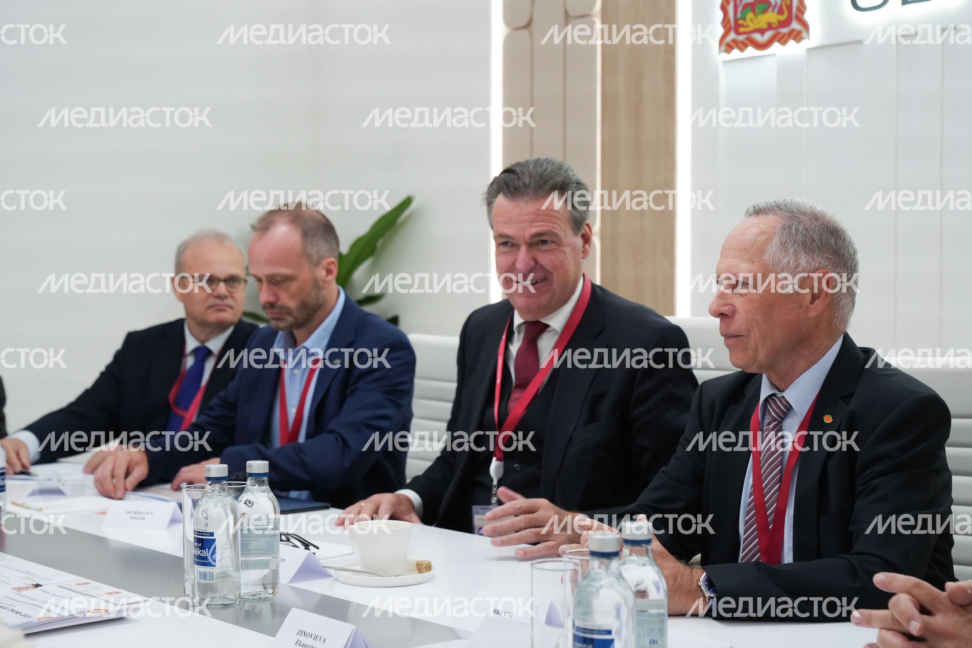 Андрей Воробьев на ПМЭФ обсудил с российско-германской внешнеторговой палатой развитие бизнеса в Подмосковье Андрей Воробьев на ПМЭФ обсудил с российско-германской внешнеторговой палатой развитие бизнеса в Подмосковье