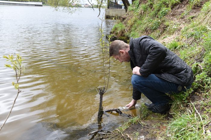 Эксперимент РИАМО: насколько грязная вода в Москве‑реке