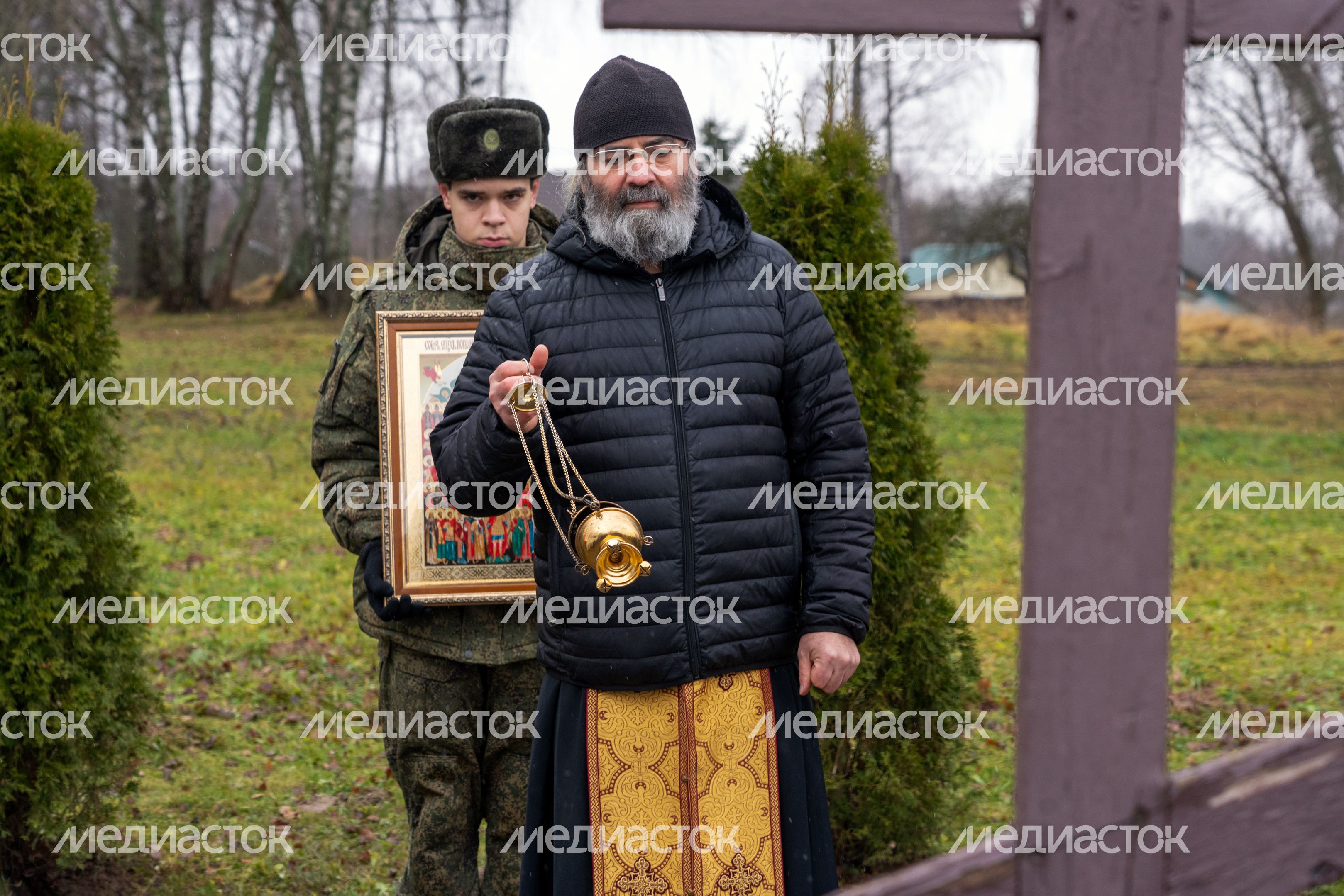 Возложение цветов к могиле Неизвестного солдата на Бородинском поле Возложение цветов к могиле Неизвестного солдата на Бородинском поле