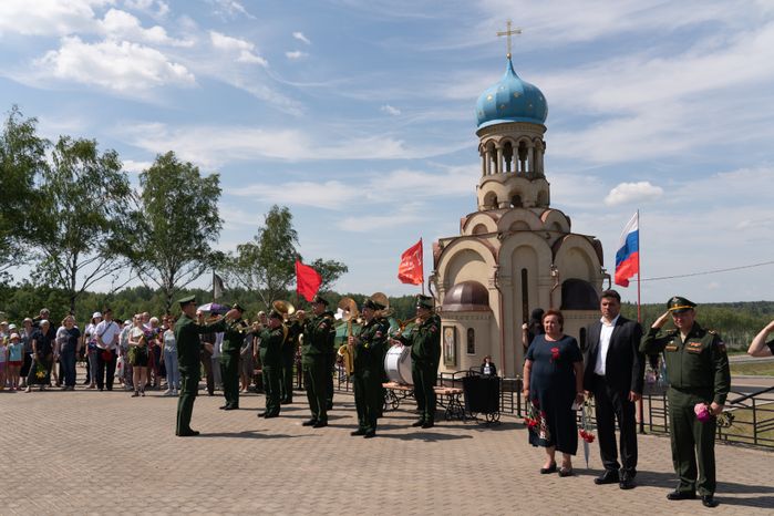 Перезахоронение солдат ВОВ в деревне Ельня