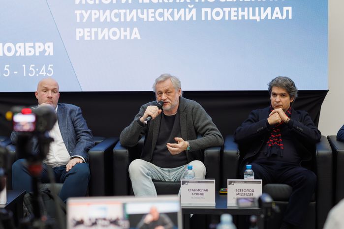 Руководитель архитектурного бюро «Лабва про» Станислав Кулиш на деловой программе фестиваля «Зодчество-2025»