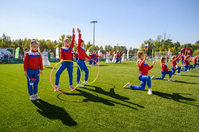 Легенды футбола обыграли сборную Лобни в проекте «Выходи во двор»