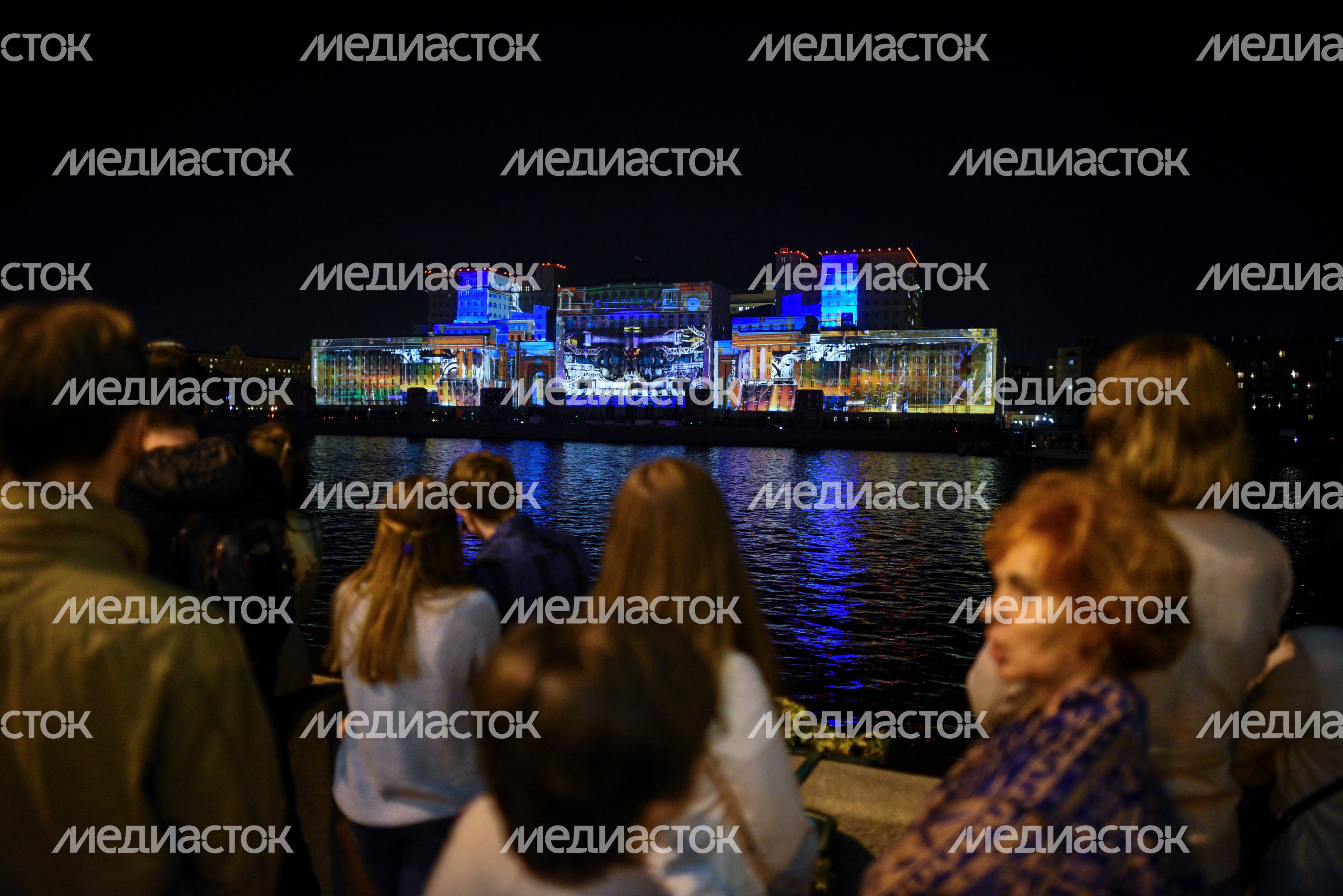 Генеральная репетиция Пятого московского международного фестиваля «Круг Света» Генеральная репетиция Пятого московского международного фестиваля «Круг Света»