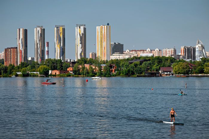 Отдых у воды Живописной бухты на пляже «Рублево» в Красногорске