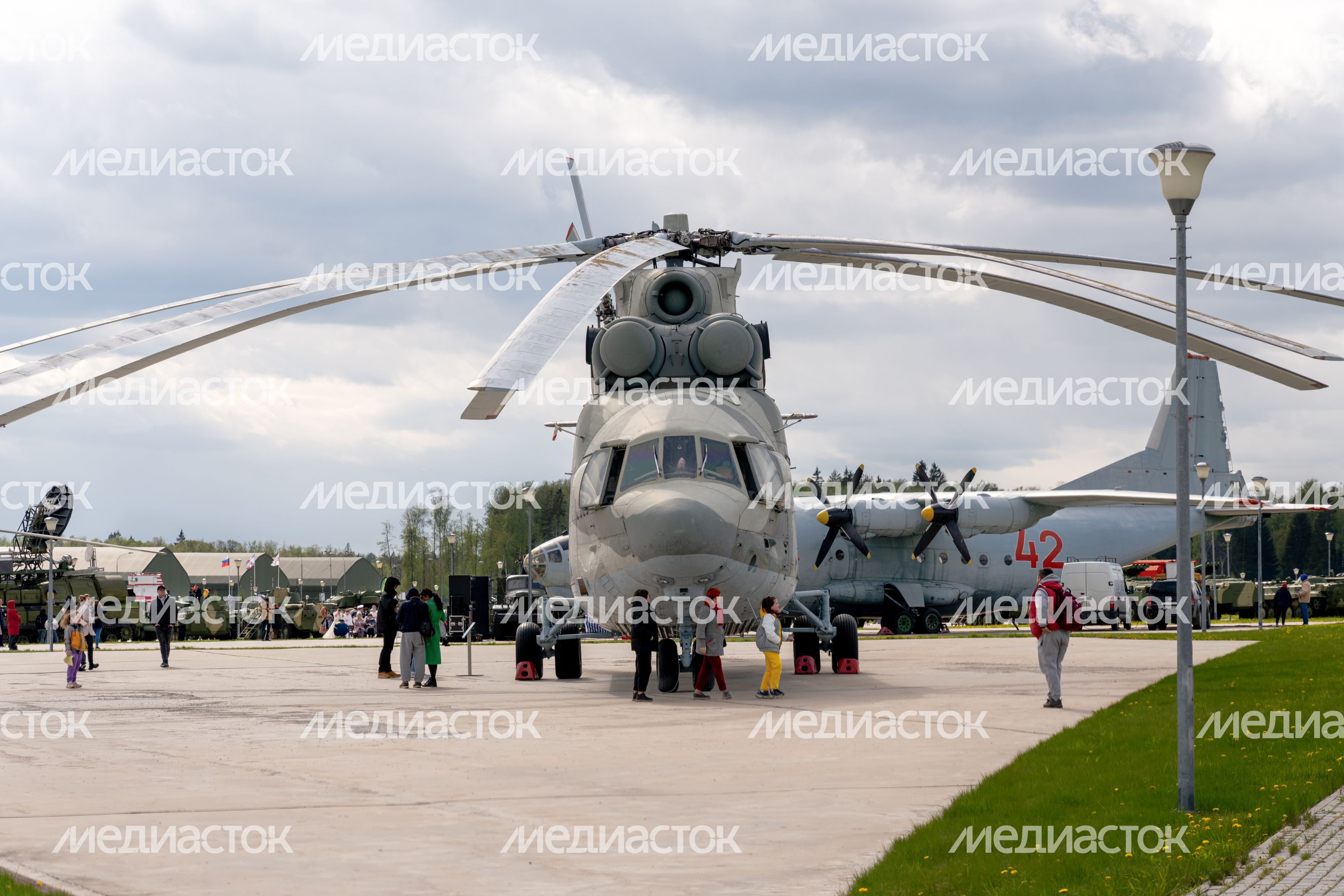 Самый крупный вертолет в мире МИ-26 на Музейной площадке №1 парка «Патриот» Самый крупный вертолет в мире МИ-26 на Музейной площадке №1 парка «Патриот»