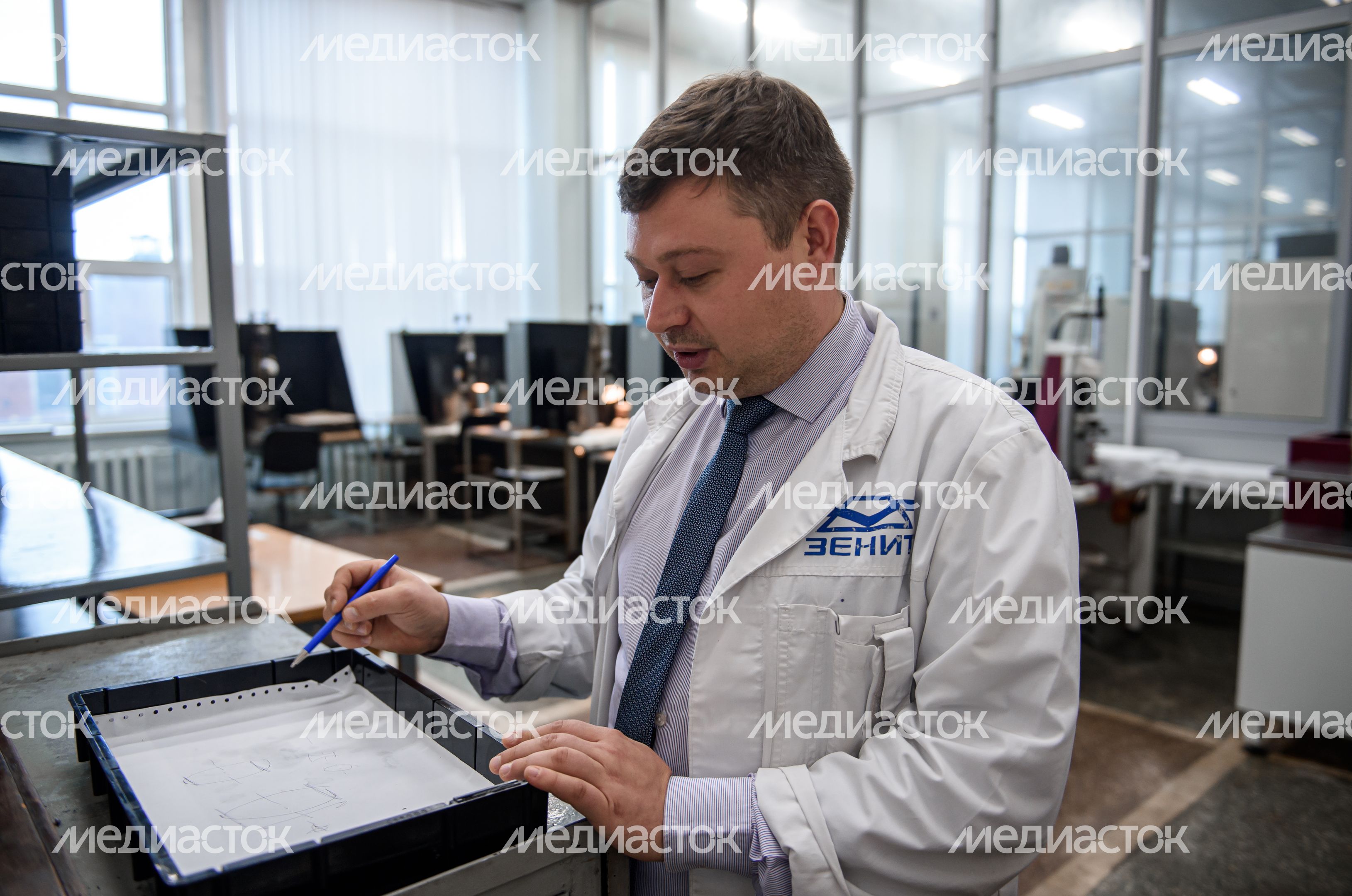 Рабочие моменты завода «Зенит»