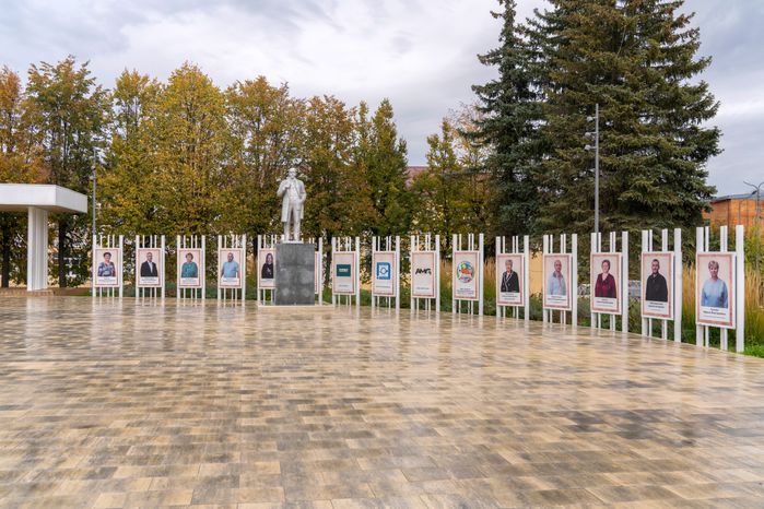Памятник В.И. Ленину и доска Почета в Талдоме