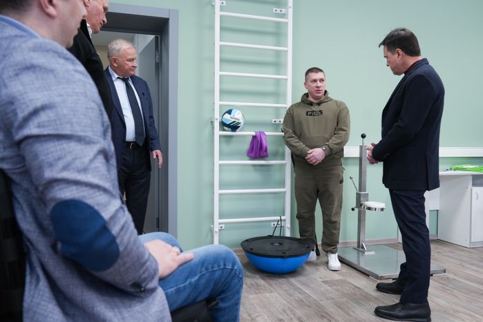 Андрей Воробьев посетил Центр протезирования и реабилитации "Исток-Орто" во Фрязино
