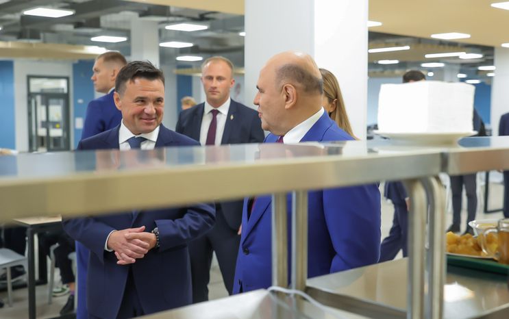 Михаил Мишустин и Андрей Воробьев поздравили учащихся и педагогов лобненского лицея «Авиатика»