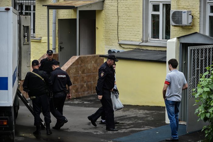 Кириллу Серебренникову избрали меру пресечения в Басманном суде