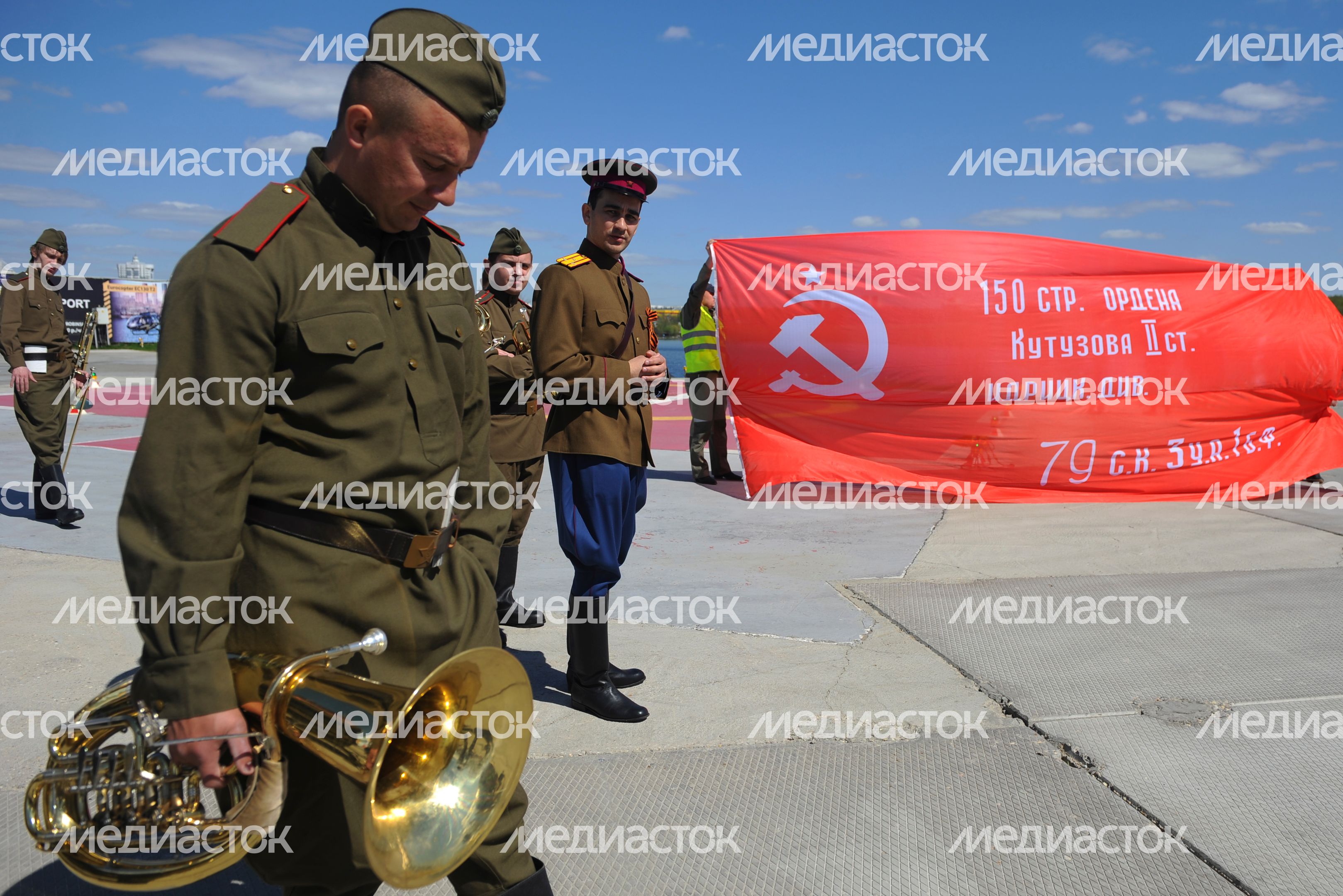 Парад вертолетов в память о погибших в ВОВ