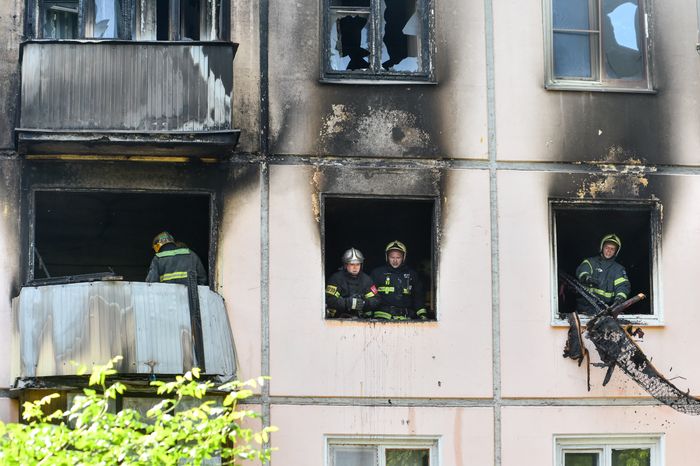 Кадры с места взрыва в доме на улице Проходчиков в Москве