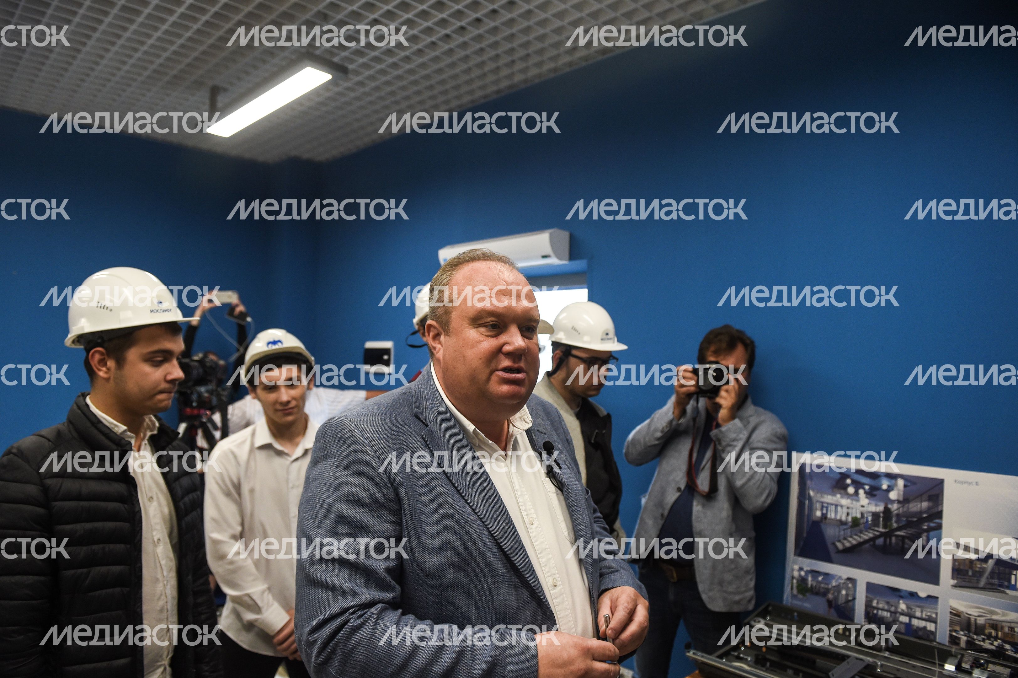Экскурсия для студентов на производство Мослифт