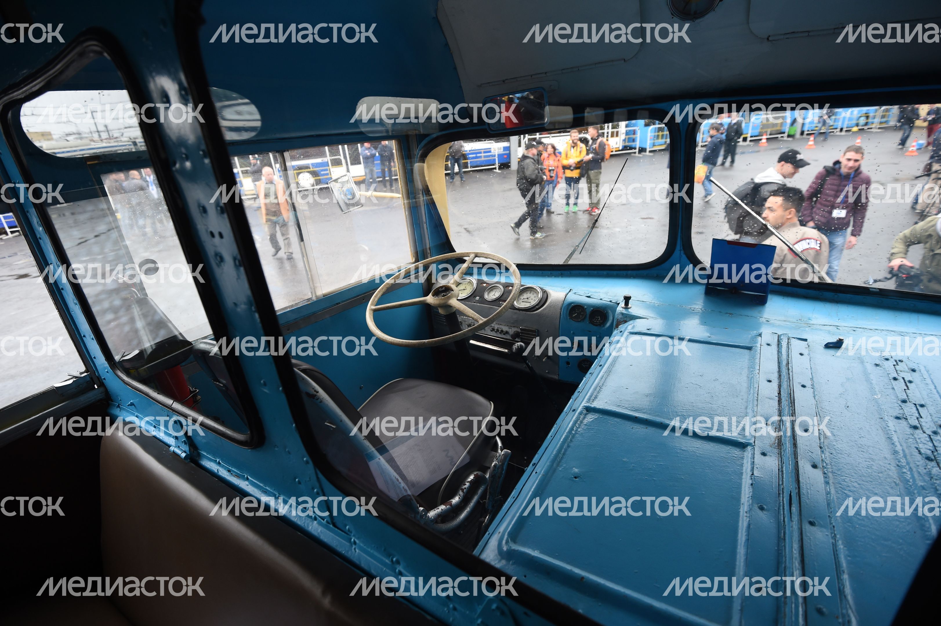 Выставка ретротехники ко Дню московского транспорта