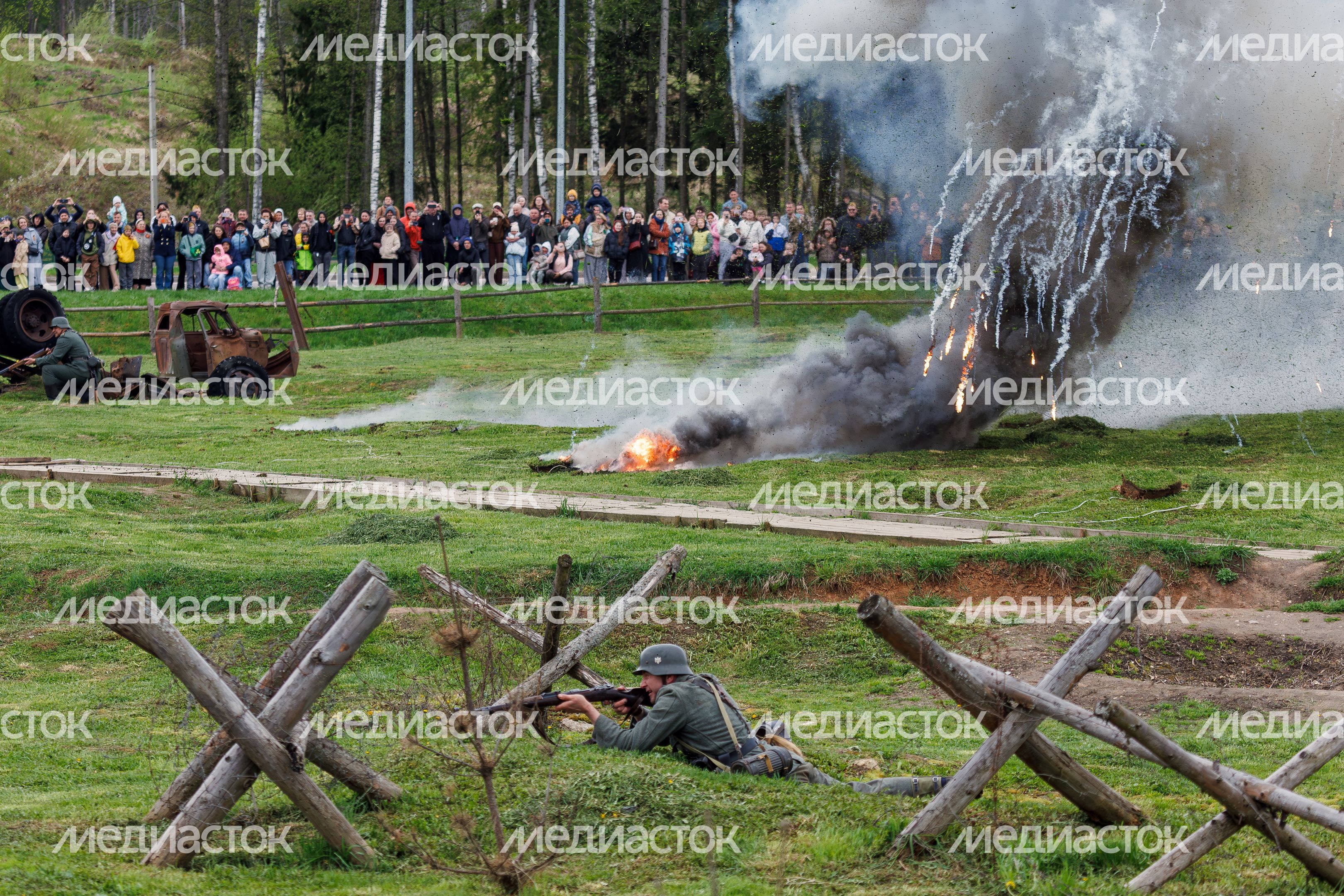 День Победы в Центральном парке «Патриот» Одинцовского округа: военно-историческая реконструкция «В логове зверя» День Победы в Центральном парке «Патриот» Одинцовского округа: военно-историческая реконструкция «В логове зверя»