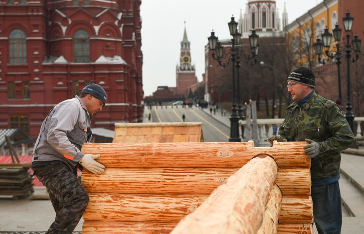 Монтаж инсталляций для фестиваля «Московская Масленица» на Манежной площади